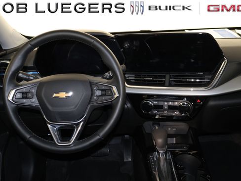 Certified 2024 Chevrolet Trax LT w/ LT Convenience Package image 12