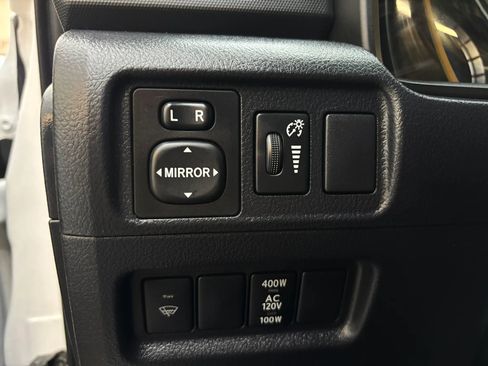 Used 2019 Toyota 4Runner TRD Off-Road Premium AWD/4WD image 18