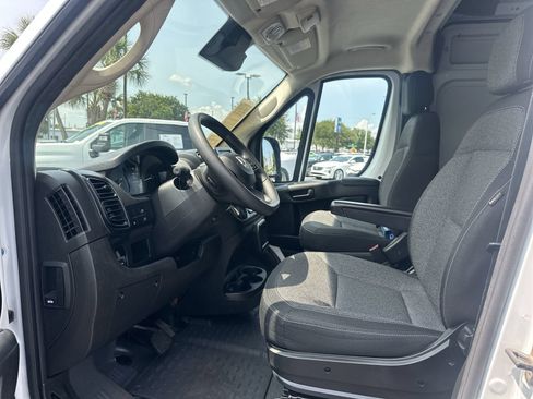 Used 2024 RAM ProMaster 2500 w/ Convenience Group FWD image 16