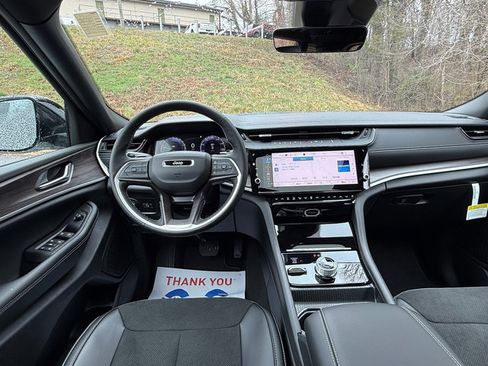 New 2026 Jeep Grand Cherokee L 4WD image 11