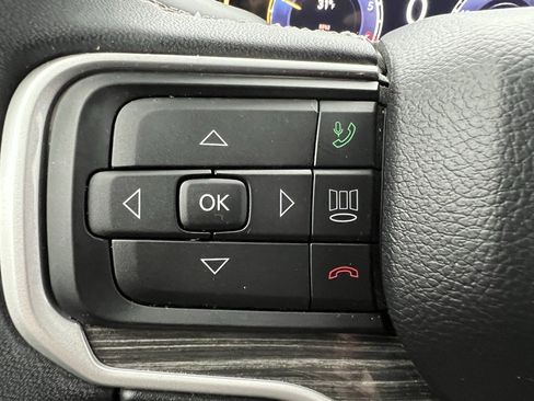 Used 2022 Jeep Wagoneer Series III w/ Rear Seat Video Group 1 image 45