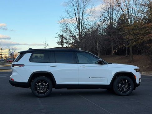 New 2025 Jeep Grand Cherokee L Limited image 6