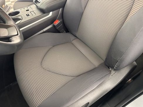 Used 2023 Toyota Highlander L image 18