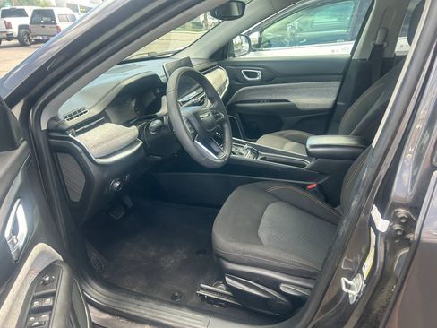 Used 2022 Jeep Compass Sport AWD/4WD image 14