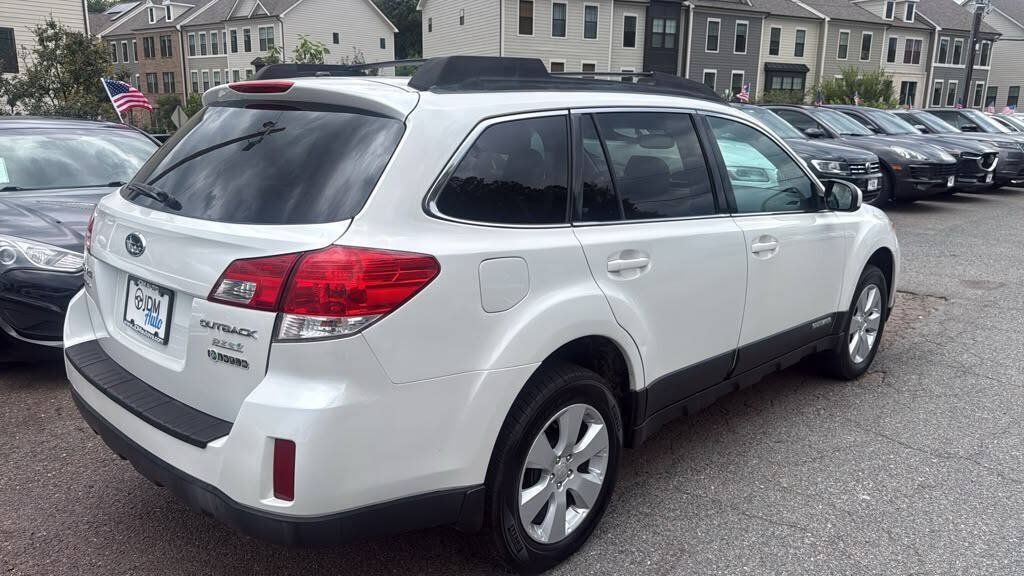 Used 2012 Subaru Outback 2.5i Premium w/ All-Weather Pkg AWD/4WD image 3