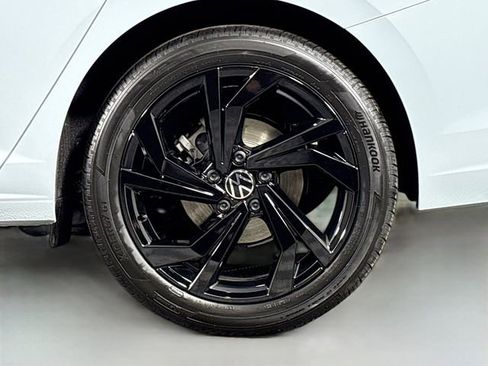 New 2026 Volkswagen Jetta SE image 31