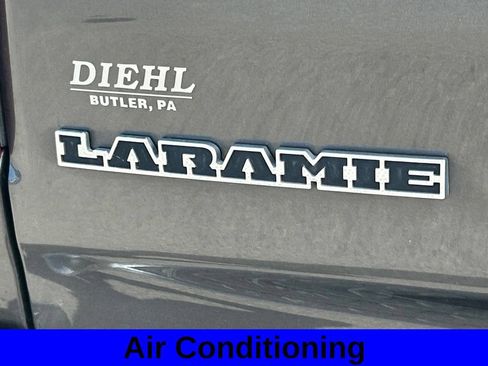 Used 2022 RAM 1500 Laramie AWD/4WD image 5