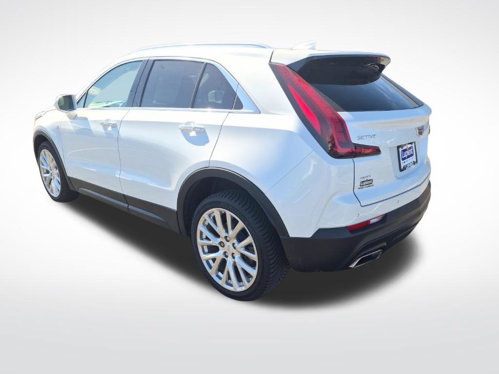 Used 2021 Cadillac XT4 Luxury w/ Cold Weather Package AWD/4WD image 6