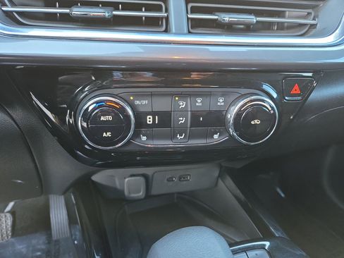 Used 2024 Chevrolet Trax ACTIV w/ Sunroof Package image 30