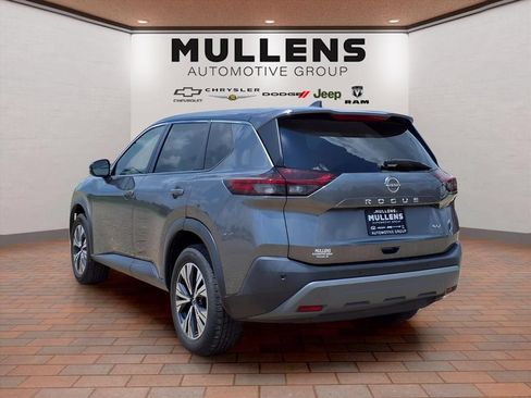 Used 2022 Nissan Rogue SV FWD image 7