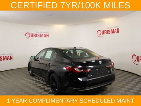 Used 2025 Toyota Camry SE FWD image 6