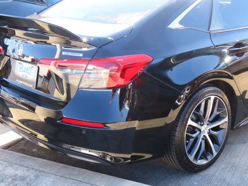 Used 2022 Honda Civic Touring image 11