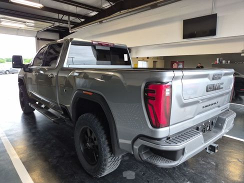 Used 2025 GMC Sierra 2500 Denali w/ Denali Reserve Package AWD/4WD image 4