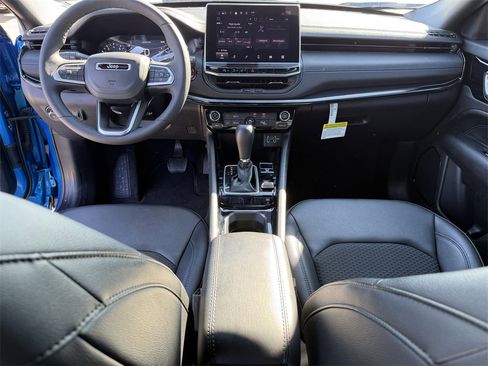 New 2025 Jeep Compass Latitude w/ Altitude Special Edition image 24