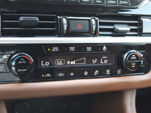 Certified 2025 Nissan Pathfinder Platinum AWD/4WD image 44