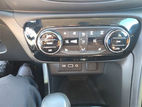 Used 2023 Buick Encore GX Select w/ Sport Touring Package image 17