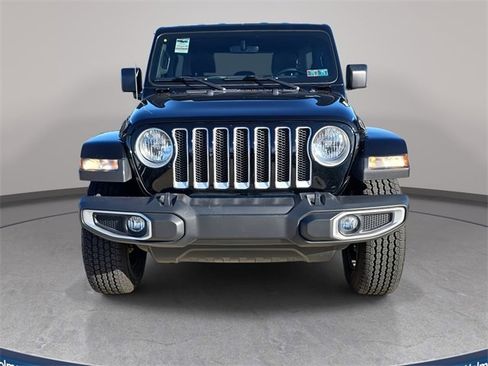 Used 2018 Jeep Wrangler Unlimited Sahara image 3