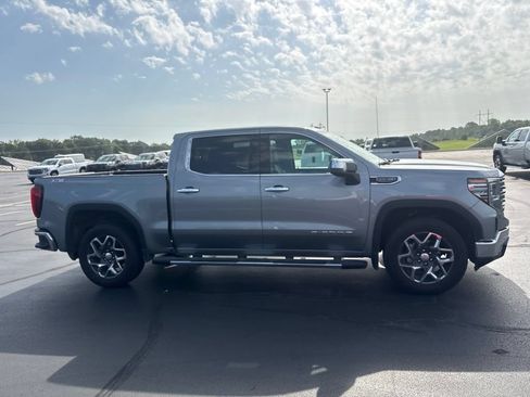 Used 2024 GMC Sierra 1500 SLT w/ SLT Premium Plus Package AWD/4WD image 8