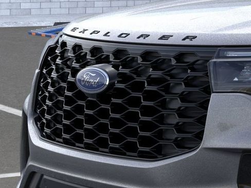 New 2026 Ford Explorer ST-Line w/ ST-Line Street Pack AWD/4WD image 17
