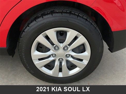 Used 2021 Kia Soul LX image 9