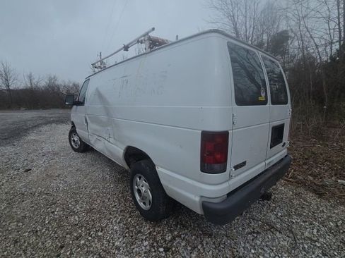 Used 2003 Ford E-250 and Econoline 250 Commercial image 8