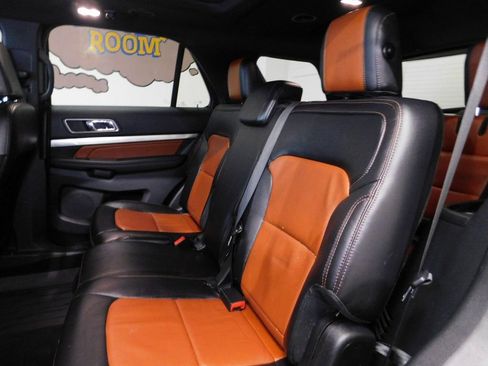 Used 2019 Ford Explorer XLT w/ XLT Desert Copper Package image 76