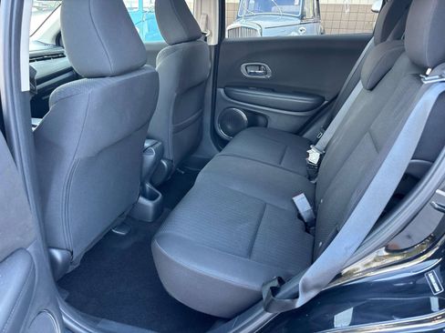 Used 2018 Honda HR-V EX image 10