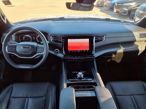 Used 2024 Jeep Wagoneer Series II image 9