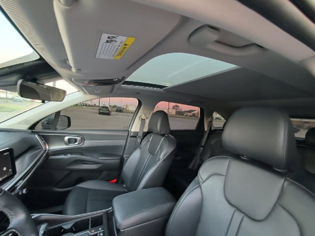 Used 2024 Kia Sorento S w/ Panoramic Sunroof Package FWD image 16