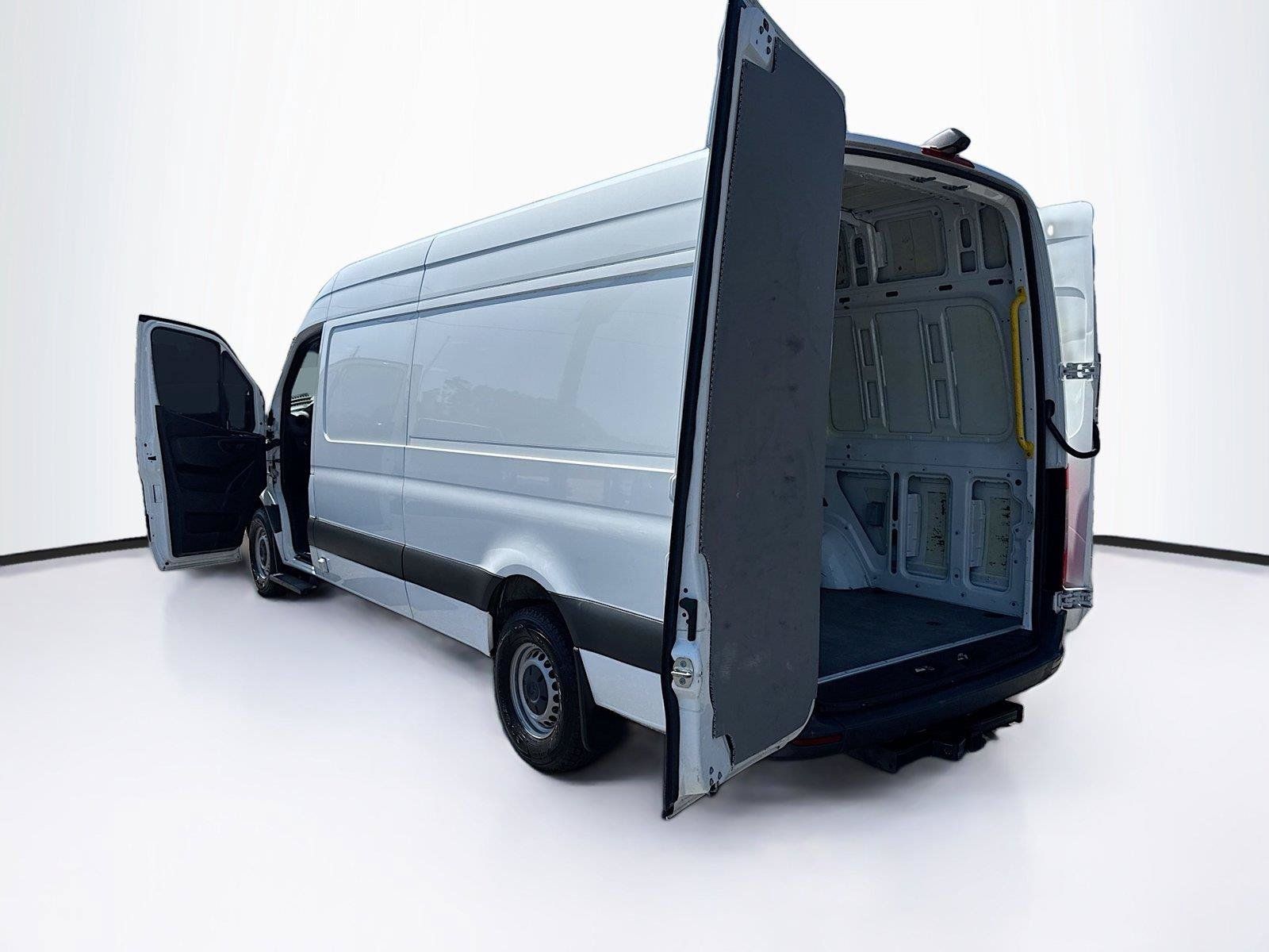Used 2020 Mercedes-Benz Sprinter 2500 w/ Driver Convenience Package image 33