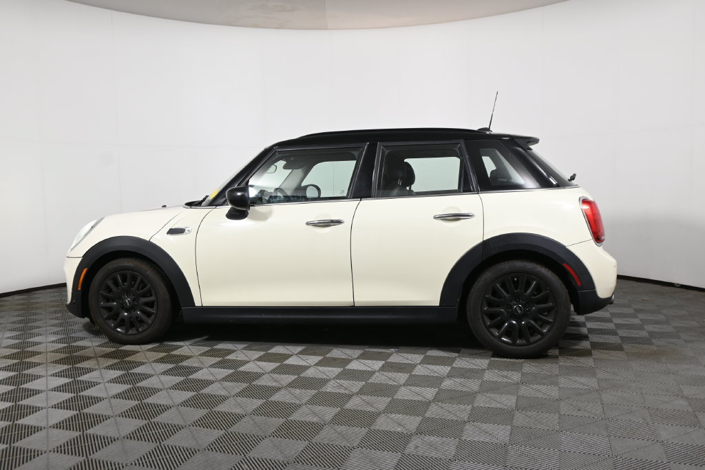 Used 2020 MINI Cooper 4-Door Hardtop FWD image 2