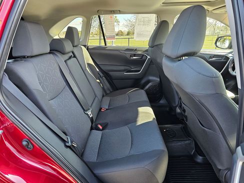 Used 2024 Toyota RAV4 XLE w/ Convenience Package image 11