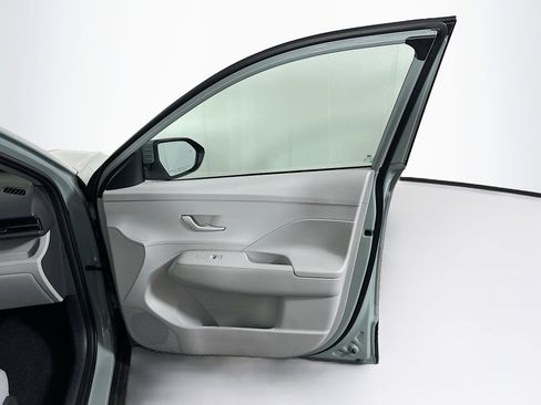 Used 2024 Hyundai Kona SEL FWD image 33