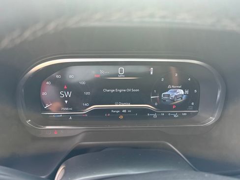 Used 2024 GMC Yukon XL SLT w/ SLT Luxury Package image 15