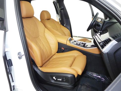 Used 2024 BMW X5 xDrive50e w/ M Sport Package AWD/4WD image 19