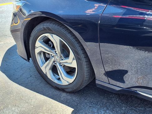 Used 2018 Honda Accord EX image 27