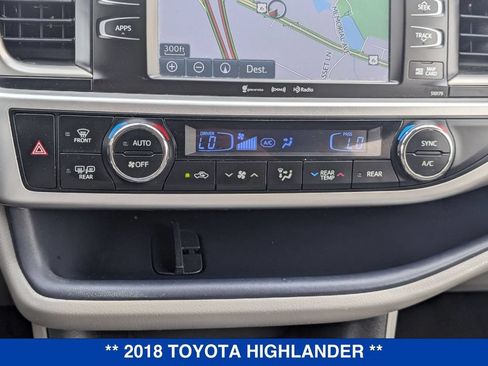 Used 2018 Toyota Highlander XLE w/ Carpet Mat Package (TMS) AWD/4WD image 26