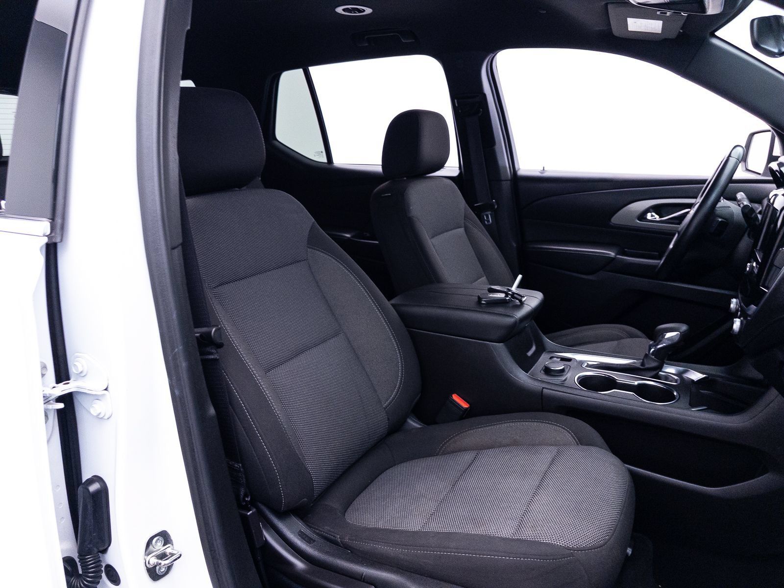 Used 2023 Chevrolet Traverse LT w/ LPO, Cargo Package FWD image 34