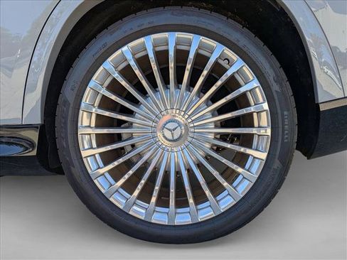 Certified 2024 Mercedes-Benz Maybach GLS 600 4MATIC image 17