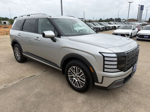 Used 2026 Hyundai Palisade SEL FWD image 2