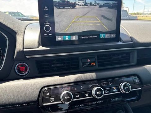 Used 2023 Honda Pilot Touring image 31
