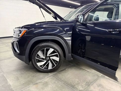Used 2025 Volkswagen Atlas SE AWD/4WD image 35