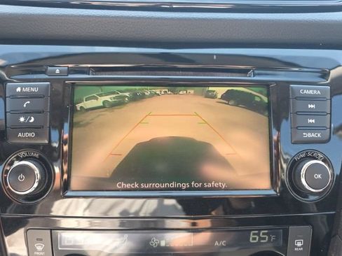 Used 2018 Nissan Rogue SV AWD/4WD image 18