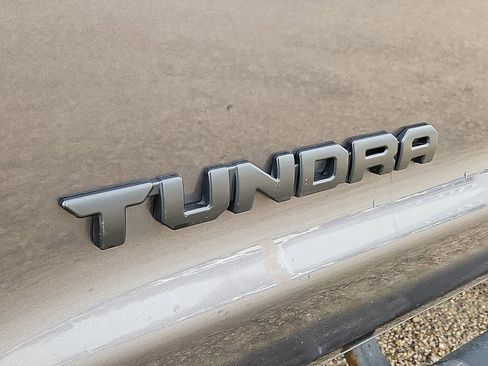 Used 2020 Toyota Tundra SR5 w/ SR5 Leather Package image 7