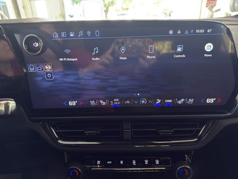 New 2026 Chevrolet Equinox EV RS image 17