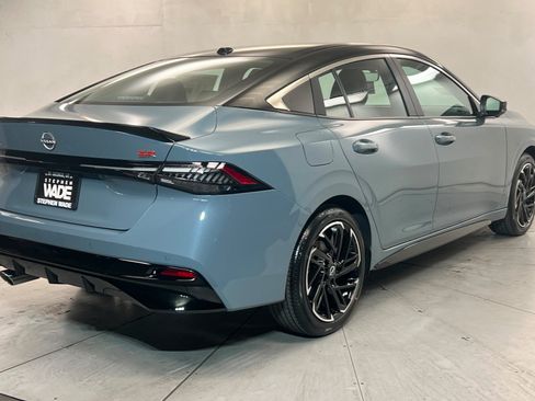 New 2026 Nissan Sentra SR w/ SR Premium Package FWD image 5