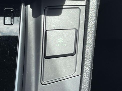 Used 2018 Honda CR-V Touring image 29