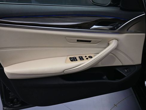Used 2019 BMW 530i RWD image 9