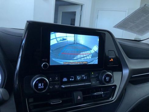 Certified 2024 Toyota Highlander LE image 21