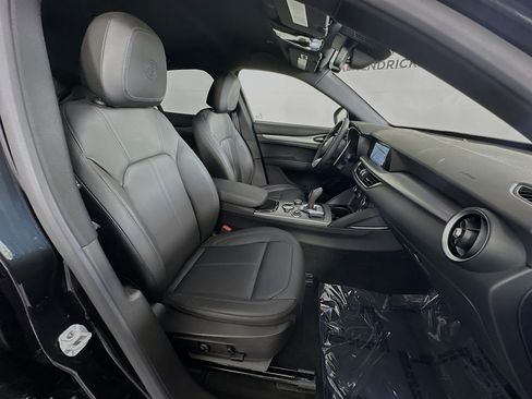 Used 2025 Alfa Romeo Stelvio Sprint w/ Convenience Package image 27